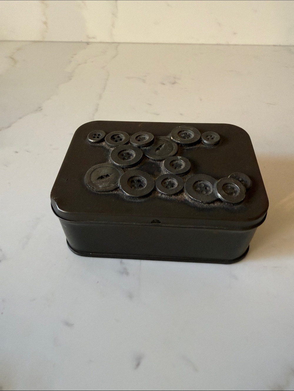 Vintage Metzke Button Tin Box with vintage buttons